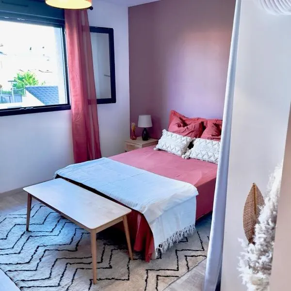 Grande chambre privée 18 m2 dans maison proche Gare et Nancy Thermal，位于Varangéville的酒店