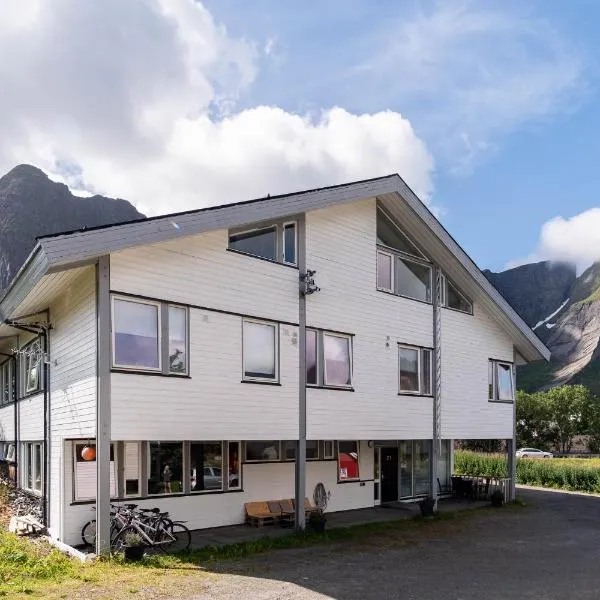 Reine Basecamp - Apartments & Rooms，位于巴尔斯塔的酒店