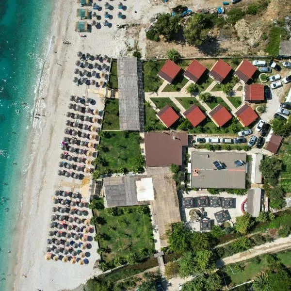 Bunec Beach Resort，位于Piqeras的酒店