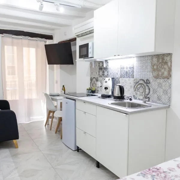 Aurora House Suite，位于切法卢的酒店