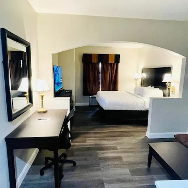 Quality Inn and Suites Lafayette，位于Henderson的酒店