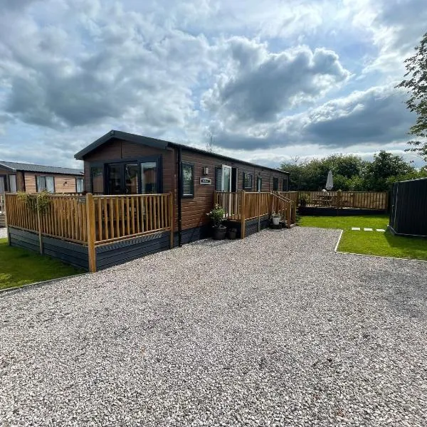 16 Lake View, Pendle View Holiday Park, Clitheroe，位于吉斯本的酒店