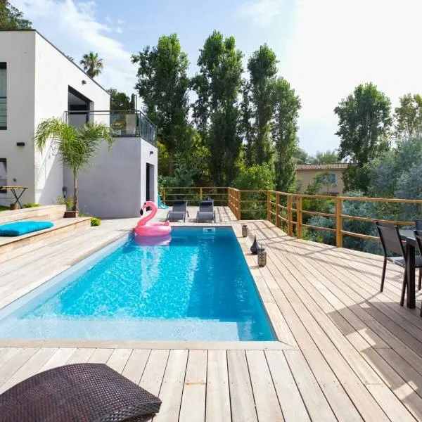 Villa modern Super-Cannes heated Pool, Parking, CLIM, 7 min to Cannes Beach，位于昂蒂布的酒店