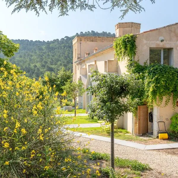 Domaine La Ferme HI bride，位于Villelaure的酒店