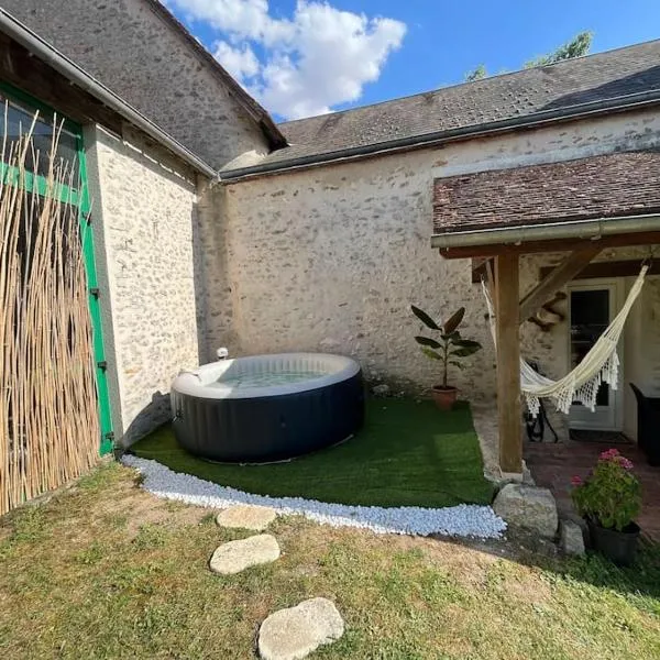 Gîte à la campagne et son jacuzzi privatif，位于Ouarville的酒店