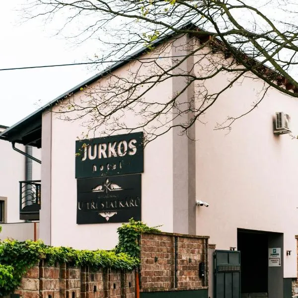 Hotel JURKOS，位于Kamýk nad Vltavou的酒店