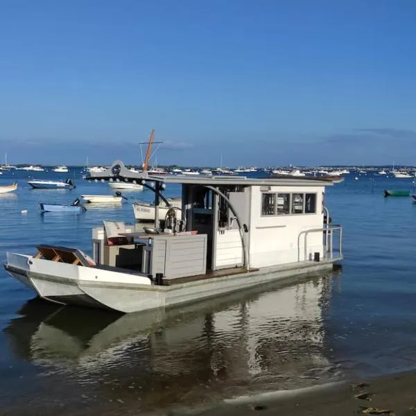 Bateau logement nuit Insolite Astragale，位于雷日卡普费雷的酒店