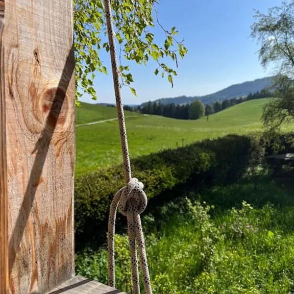 Nuit insolite - La cabane du Haut-Doubs，位于Les Gras的酒店