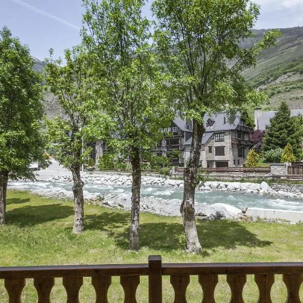 Arties Luxury Apartments con jardín，位于阿蒂斯的酒店