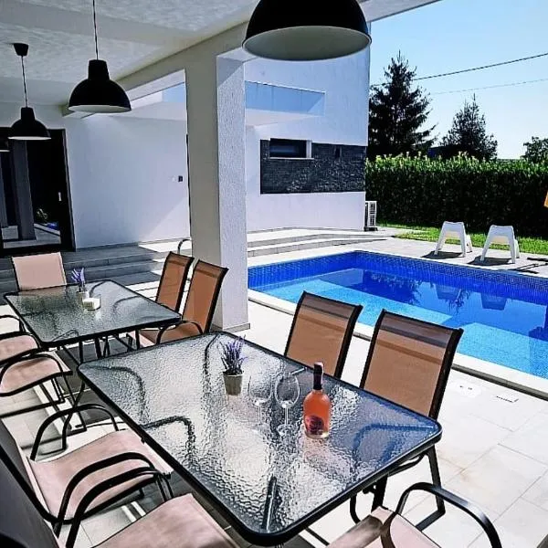 Kuća za odmor Deda Pepo，位于Mičevec的酒店