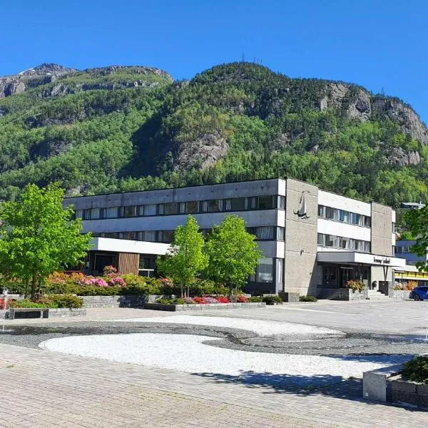 Bremanger Fjord Hotell，位于Hauge的酒店