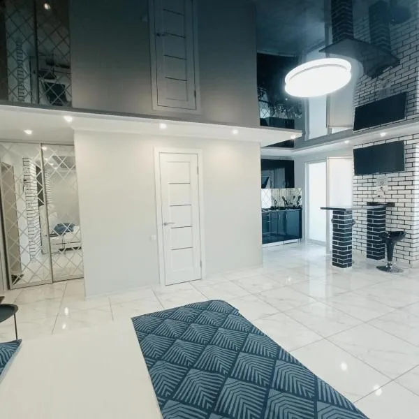 Люкс апартаменты. Центр. 95 квартал.，位于克里沃罗格的酒店