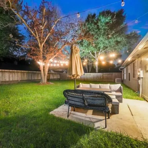 IAH Place: 4 bed, patio-sleeps 8+，位于亨博尔的酒店