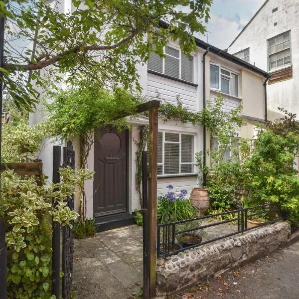 Whiteleaf Cottage，位于莱姆里吉斯的酒店