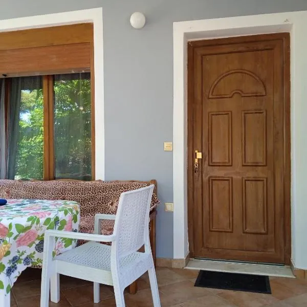 Evriaki Rooms Lesvos，位于Gera的酒店