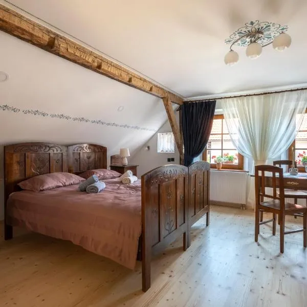 Notranjska hiša - traditional country house, close to the world attraction Cerknica lake，位于Žerovnica的酒店