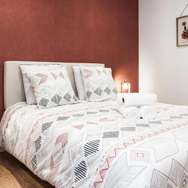 Le Vintage- Gare/centre, tout équipé, refait à neuf, climatisation，位于沙托鲁的酒店