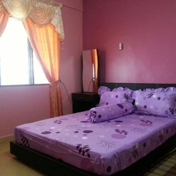 D'FIEZA HOMESTAY KEMAMAN，位于Cukai的酒店