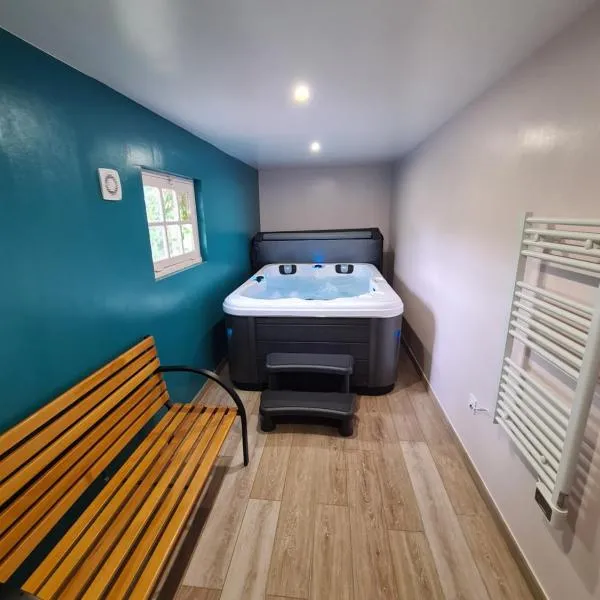 Le Domaine de Baracas - Le Petit Gîte 4 étoiles - SPA - 2 à 4 personnes，位于Huisseau-sur-Mauves的酒店