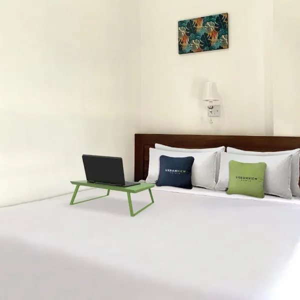 Urbanview Hotel SLIP Pringsewu by RedDoorz，位于Margakaya的酒店