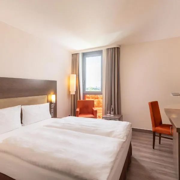 IntercityHotel Berlin Airport Area North，位于Glasow的酒店