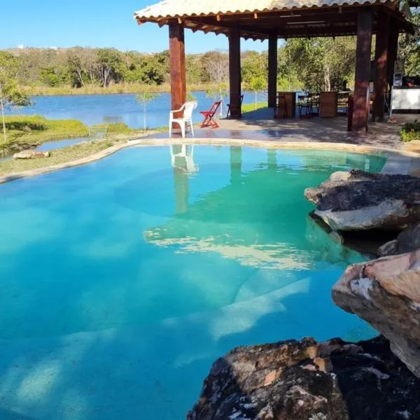Chalé defronte Lagoa na Serra do Cipó próximo a Cachoeira Grande, Cachoeira do Pedrão e Cachoeira Véu da Noiva，位于Jatobá的酒店