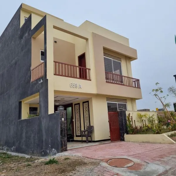 Bahria Town Islamabad Rawalpindi Phase 8 Full Home，位于拉瓦尔品第的酒店