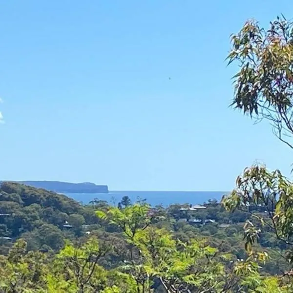 Treetop coastal getaway in Avalon Beach，位于Avalon的酒店