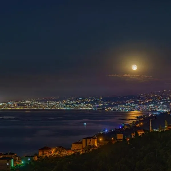 Manzarasıyla Büyüleyen Lüx villa，位于特拉布宗的酒店