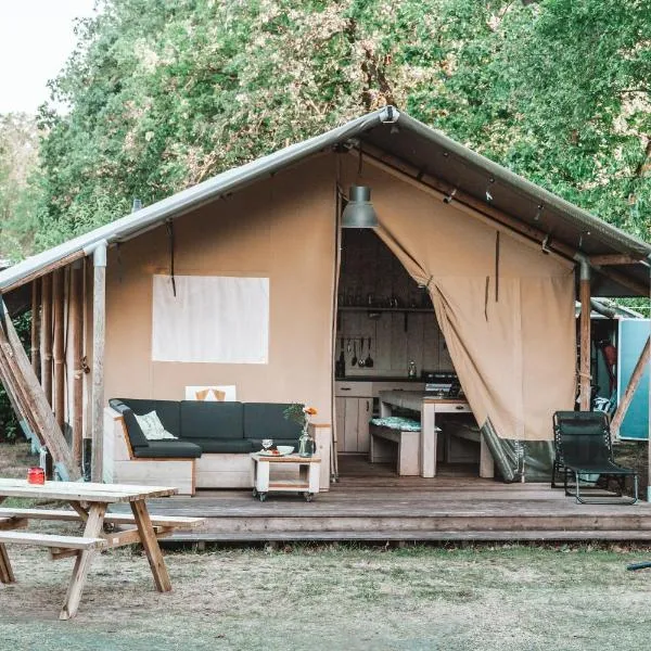 Glamping Holten luxe safaritent 1，位于霍尔滕的酒店