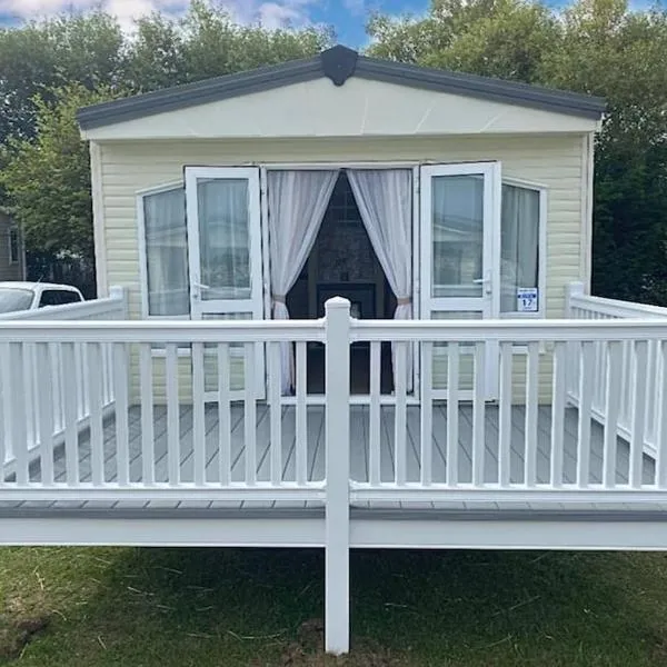 Modern 6 Berth Static Caravan, Hunstanton，位于海滨韦尔斯港的酒店