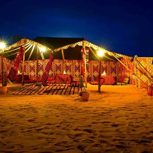 Camp Sahara Dunes，位于Mhamid的酒店