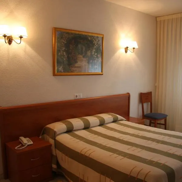 阿拉米达酒店，位于阿尔瓦·德托梅斯的酒店