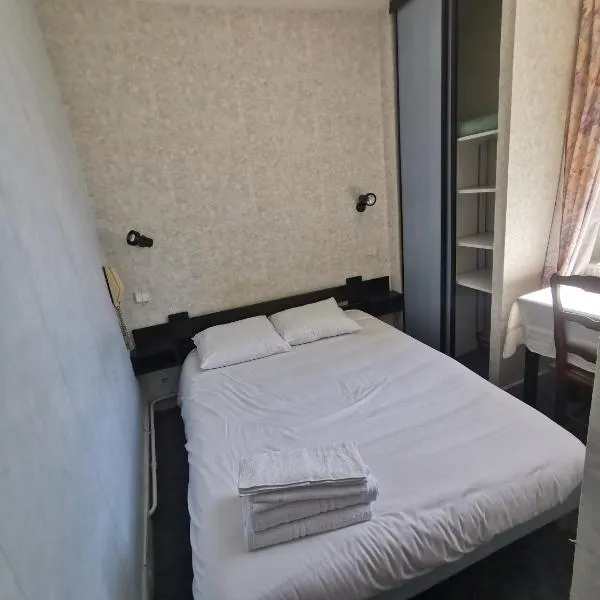 hotel le tourisme，位于埃姆布能的酒店