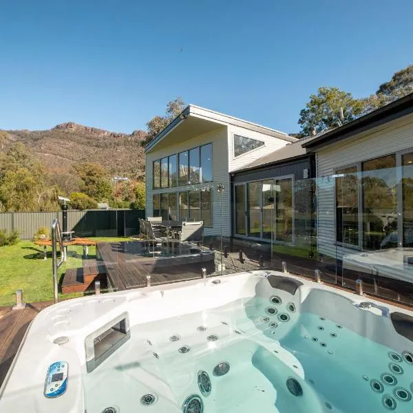 Heath House Luxury Halls Gap Accommodation，位于霍尔斯加普的酒店