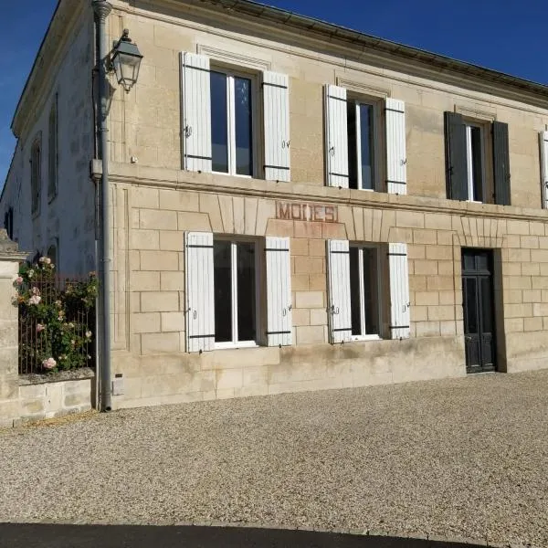 Gite Modes et Café，位于Épargnes的酒店