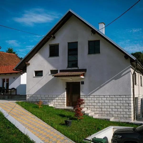 Holiday House Smilja，位于Tomić Draga的酒店