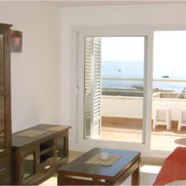 Ático en primera línea de Playa Faro，位于加鲁查的酒店