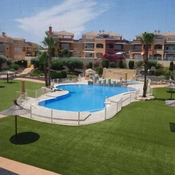 Excelente Duplex en Altaona golf resort-piscinas，位于Baños y Mendigo的酒店