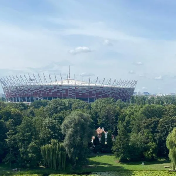 Dedek Park - historyczny dworek w pięknym Parku Skaryszewskim obok Stadionu Narodowego，位于华沙的酒店