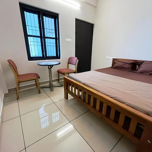 SEA BREEZE RELAX INN，位于坎努尔的酒店