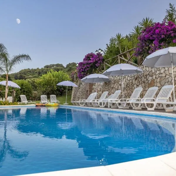 Arcaloro Resort，位于SantʼAngelo di Brolo的酒店