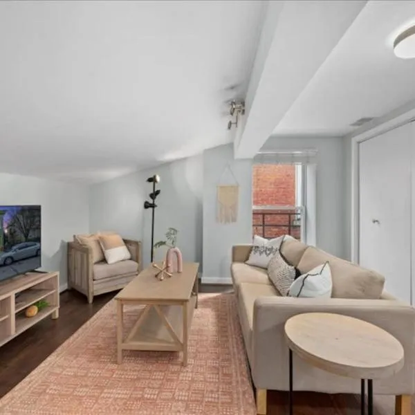 Studio steps to Soccer and OTR and Downtown，位于辛辛那提的酒店