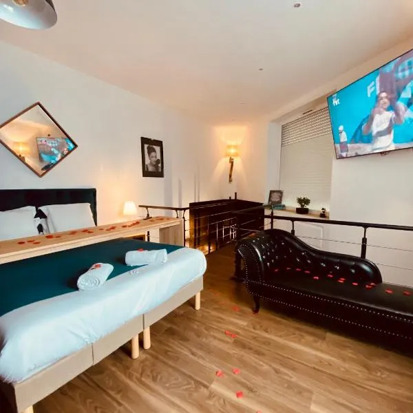 Mieuxqualhotel jacuzzi privatif La retro，位于波尔多的酒店