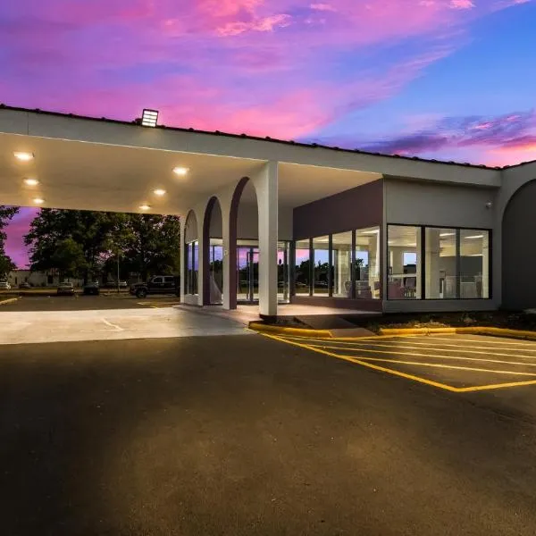 Red Roof Inn and Conference Center Chicago - N Aurora Naperville，位于North Aurora的酒店