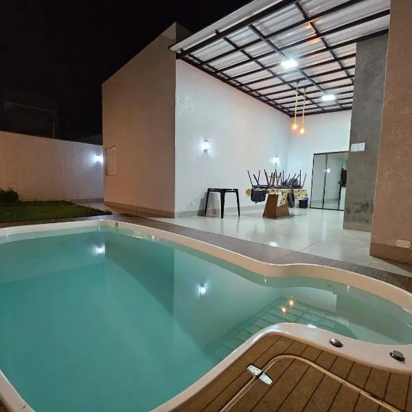 Casa do Sonho, Piscina, Sinuca, ar nos 3 quartos!，位于Maringá的酒店