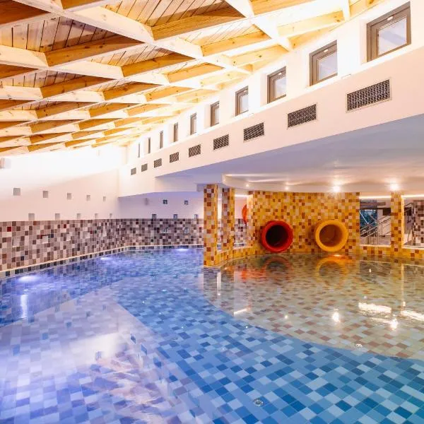 HOTEL CRYSTAL WELLNESS & SPA superior，位于索瓦塔的酒店
