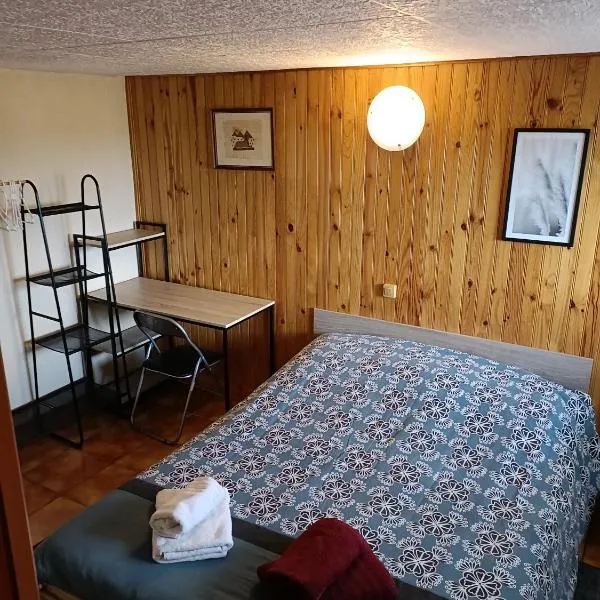 la petite chambre，位于Saint-Georges-Nigremont的酒店