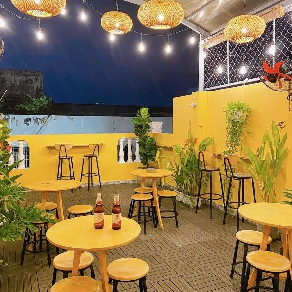 Saigon Authentic Hostel - Cozy Rooftop, Family Cooking Experience, FREE Walking Tour, Vietnamese Breakfast & Gym，位于胡志明市的酒店