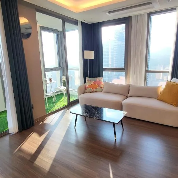ELBON the stay Haeundae beach ocean view，位于釜山的酒店